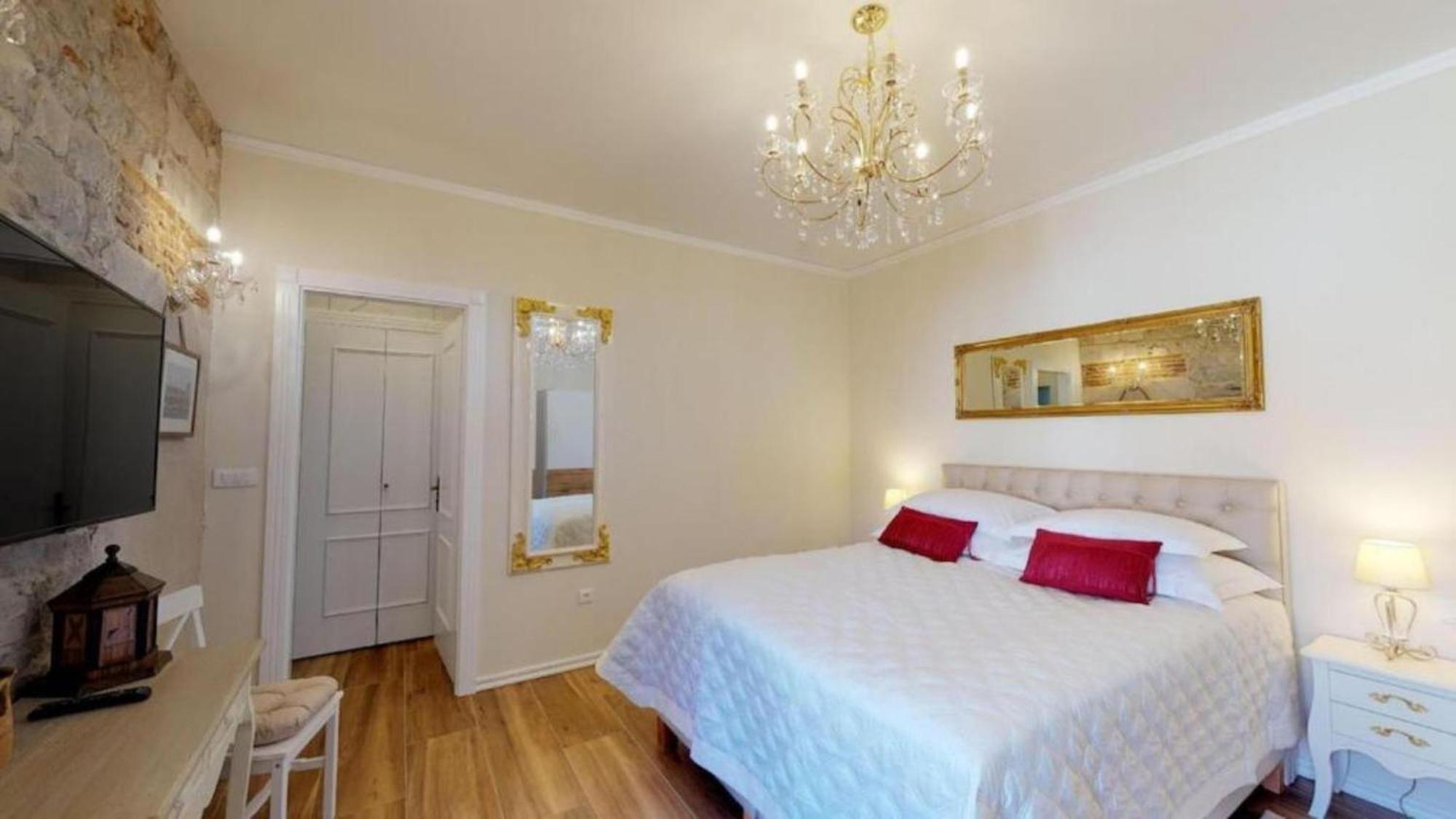 ספליט Chrysanta Apartments מראה חיצוני תמונה