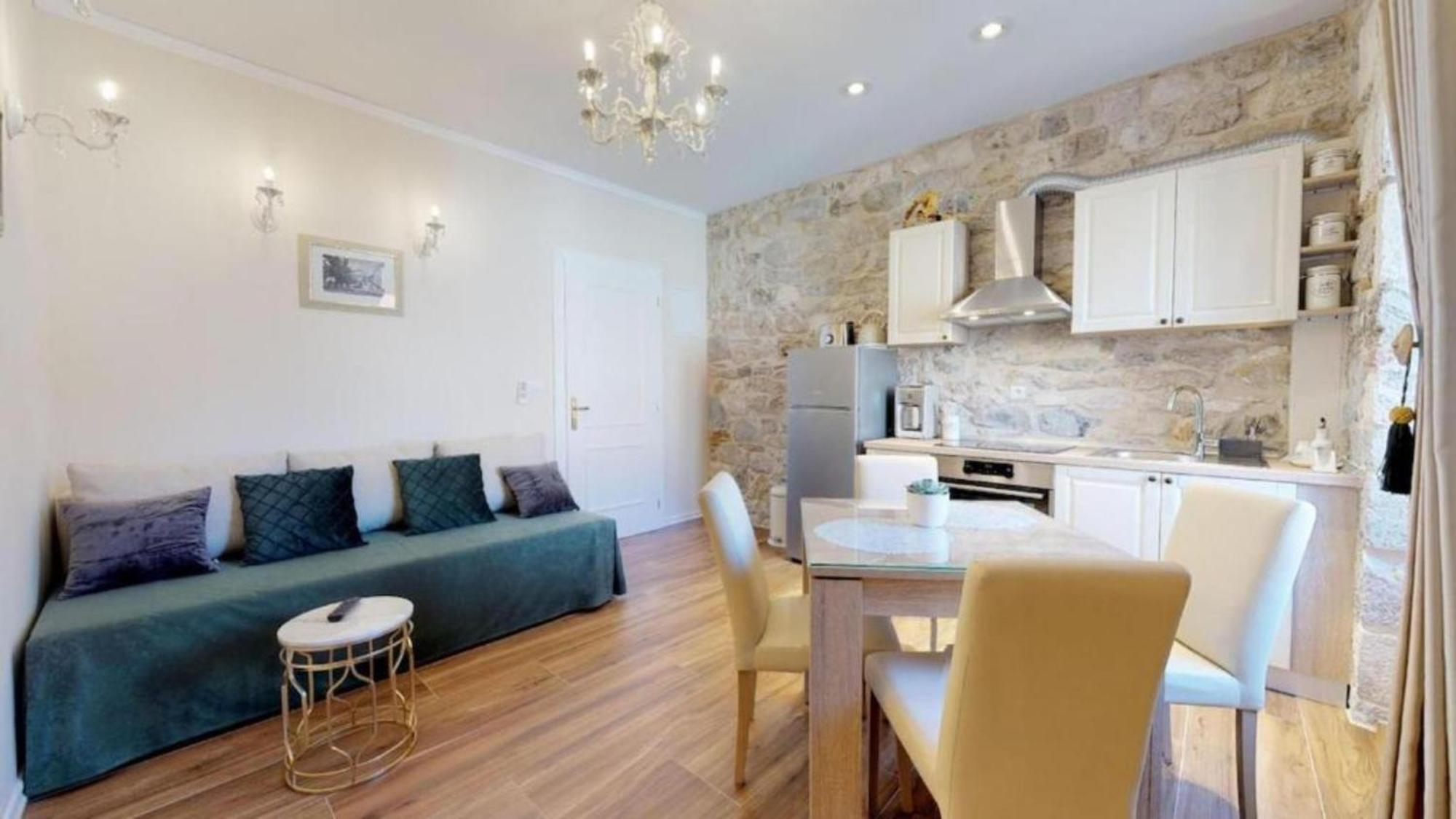 ספליט Chrysanta Apartments מראה חיצוני תמונה